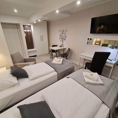 Apartamenty Hayduk Жари Екстер'єр фото